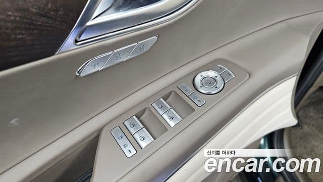 Genesis GV80 2020 — Photo 19/37