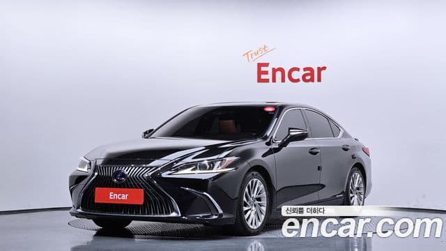 Lexus ES300h 2018 — ფოტო 1/20