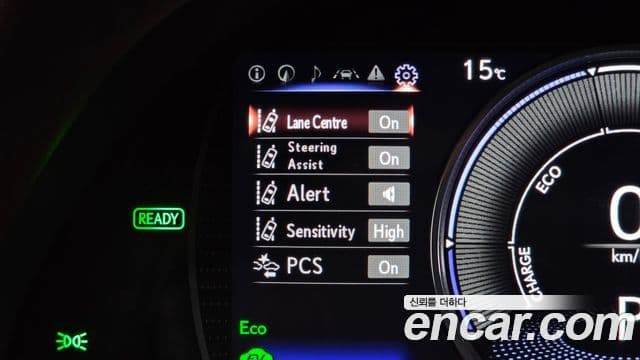Lexus ES300h 2018 — ფოტო 16/20