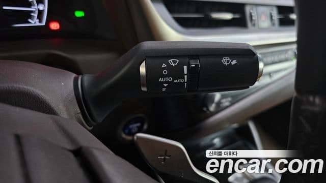 Lexus ES300h 2018 — Şəkil 18/38