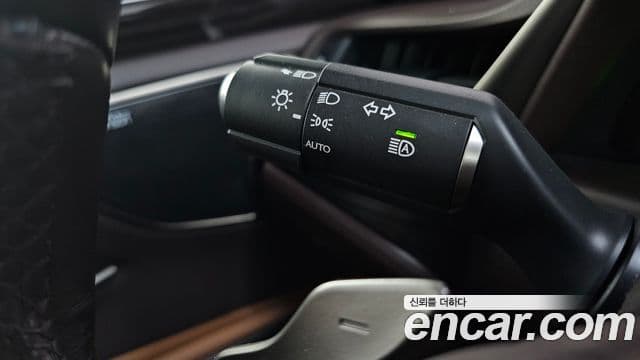 Lexus ES300h 2018 — Şəkil 17/38