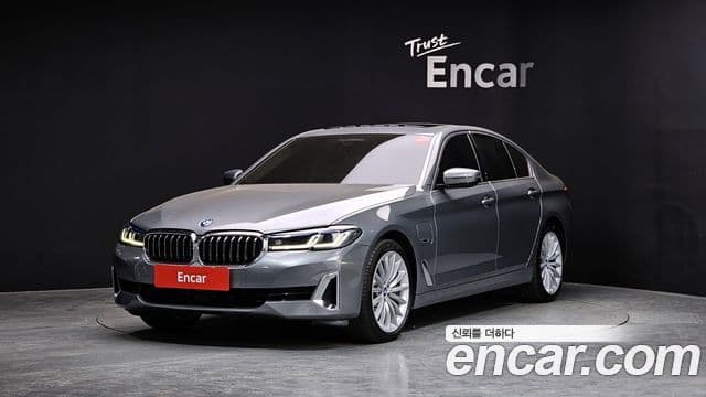 BMW 5 Series 2022 — ფოტო 1/20