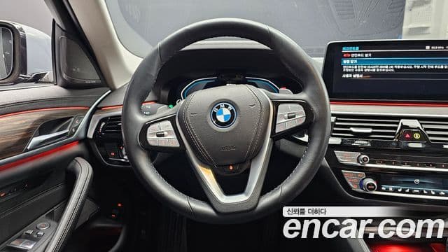 BMW 5 Series 2022 — ფოტო 13/20