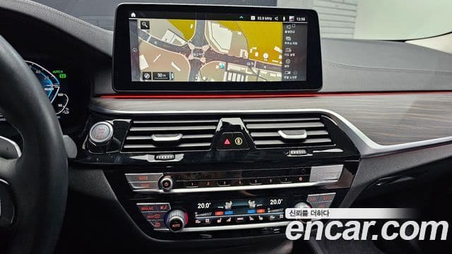 BMW 5 Series 2022 — ფოტო 14/20