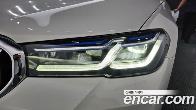 BMW 5 Series 2022 — Photo 26/37