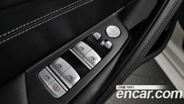 BMW 5 Series 2022 — Photo 11/37