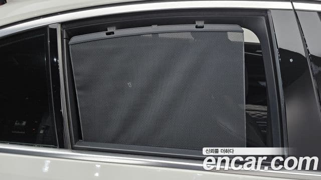 BMW 5 Series 2022 — Photo 12/37