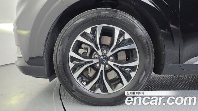 Kia Carnival 2021 — ფოტო 5/20