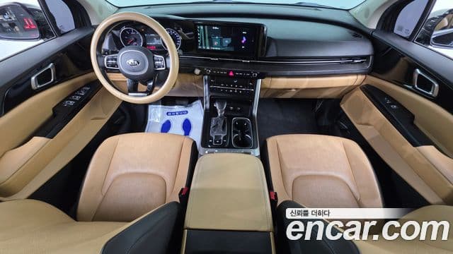 Kia Carnival 2021 — ფოტო 7/20