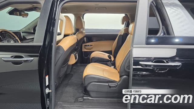Kia Carnival 2021 — ფოტო 12/20