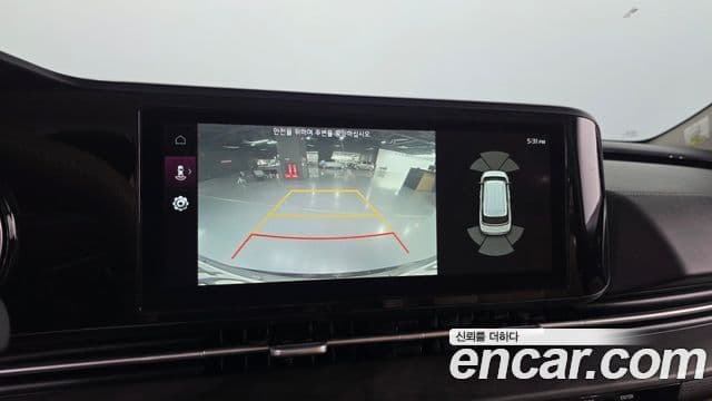 Kia Carnival 2021 — ფოტო 17/20