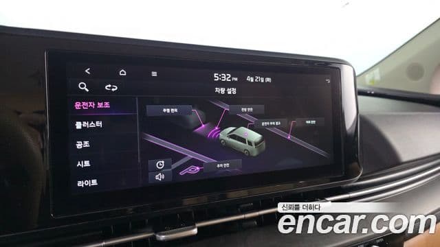 Kia Carnival 2021 — ფოტო 18/20