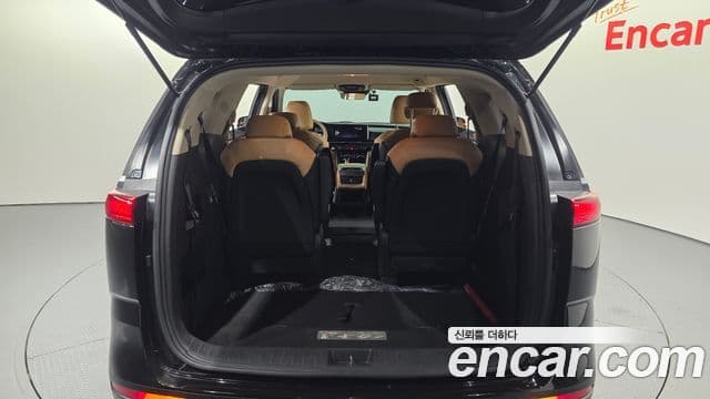 Kia Carnival 2021 — ფოტო 20/20