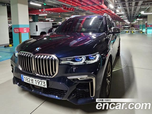 BMW X7 2021 — Photo 11/20