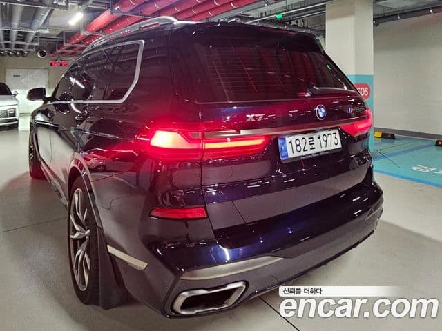 BMW X7 2021 — Photo 8/20