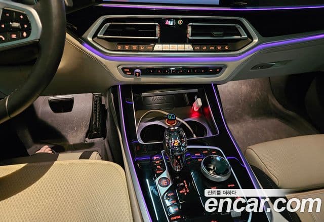 BMW X7 2021 — Photo 13/20