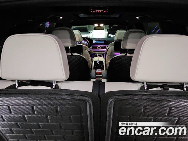 BMW X7 2021 — Photo 18/20