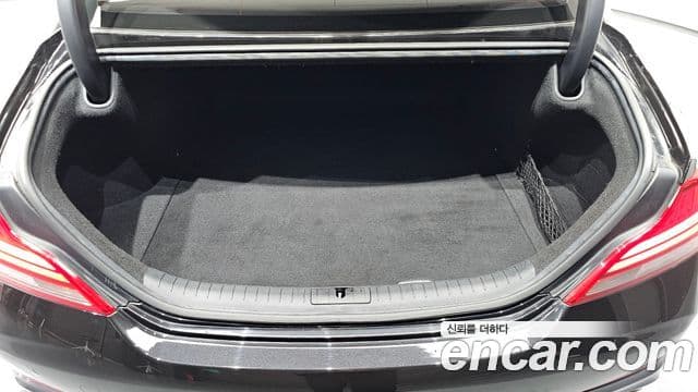 Genesis G70 2018 — ფოტო 20/20