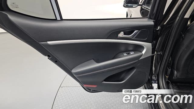 Genesis G70 2018 — ფოტო 28/37