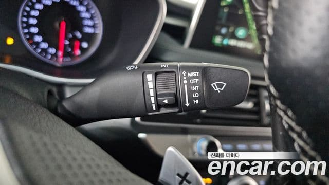 Genesis G70 2018 — ფოტო 16/37