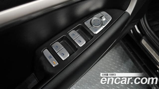 Genesis G70 2018 — ფოტო 29/37