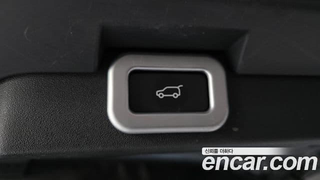 Land Rover Discovery 5 2019 — ფოტო 19/20