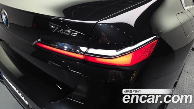 BMW 7 Series 2024 — Photo 25/39