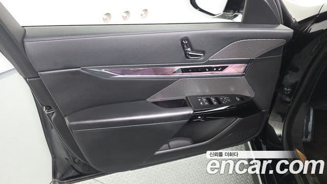 BMW 7 Series 2024 — Photo 8/39