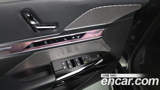 BMW 7 Series 2024 — Photo 36/39