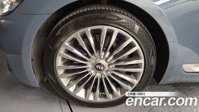 Kia The K9 2018 — фото 5 из 20
