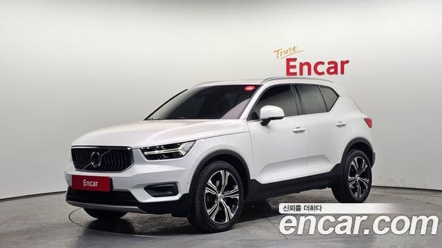 Volvo XC40 2019 — Şəkil 1/20