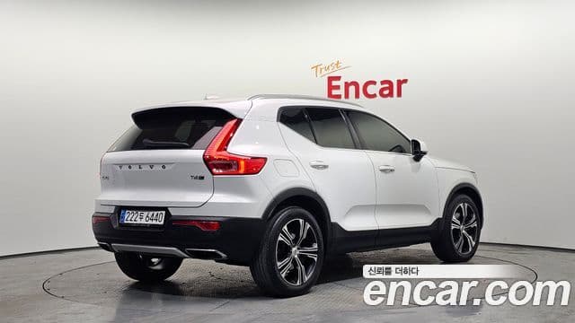 Volvo XC40 2019 — Şəkil 2/20