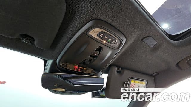 Volvo XC40 2019 — Şəkil 17/20