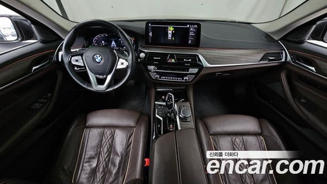 BMW 5 Series 2022 — Şəkil 10/20