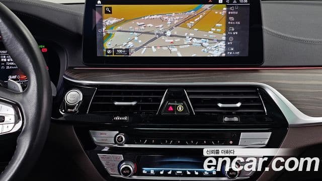 BMW 5 Series 2022 — Şəkil 14/20