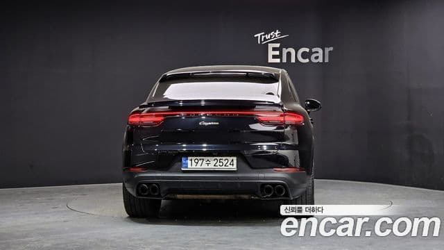 Porsche Cayenne 2021 — ფოტო 3/20
