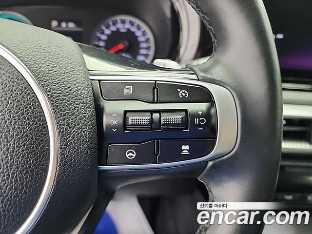 Kia K5 2021 — ფოტო 16/18