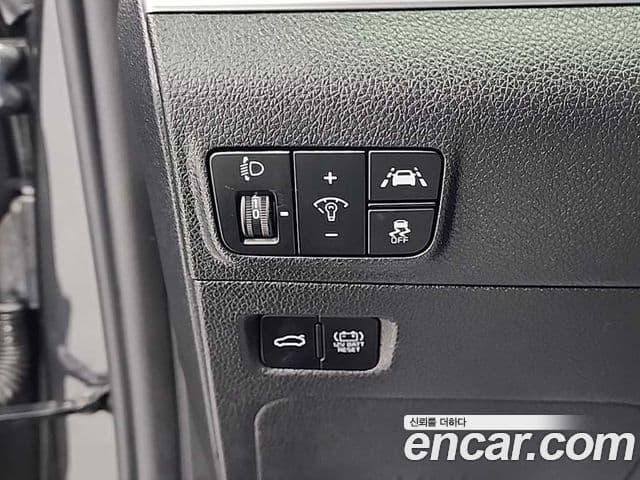 Kia K5 2021 — ფოტო 17/18