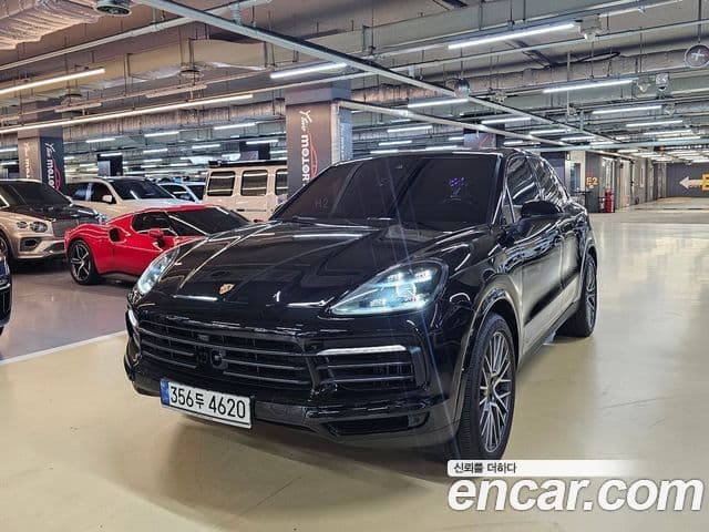 Porsche Cayenne 2022 — Photo 8/17