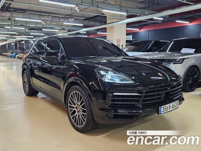 Porsche Cayenne 2022 — Photo 9/17