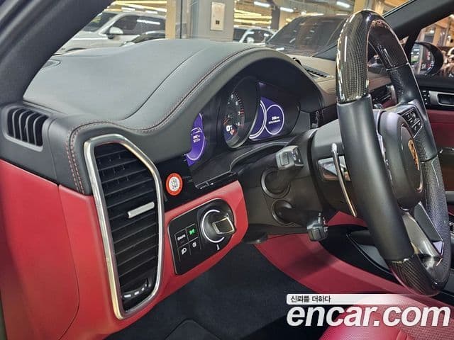 Porsche Cayenne 2022 — Photo 14/17