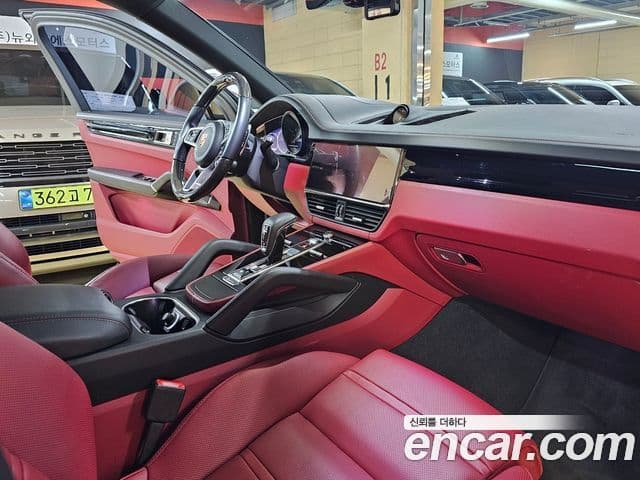 Porsche Cayenne 2022 — Photo 5/17