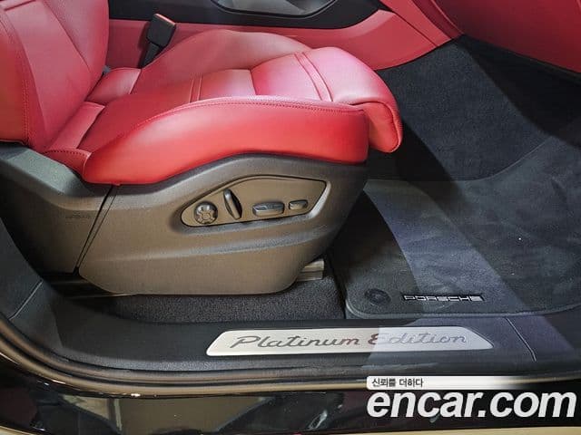 Porsche Cayenne 2022 — Photo 3/17