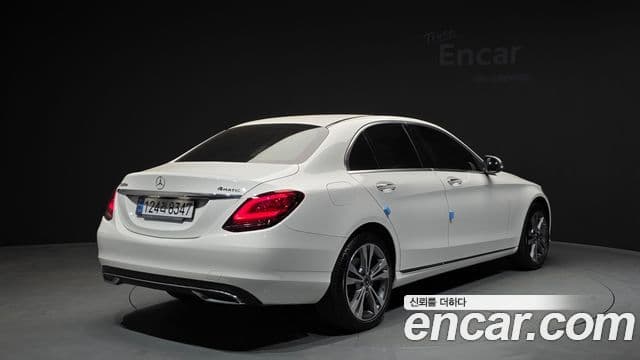 Mercedes-Benz C-Class 2020 — ფოტო 1/20