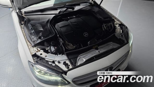Mercedes-Benz C-Class 2020 — ფოტო 5/20