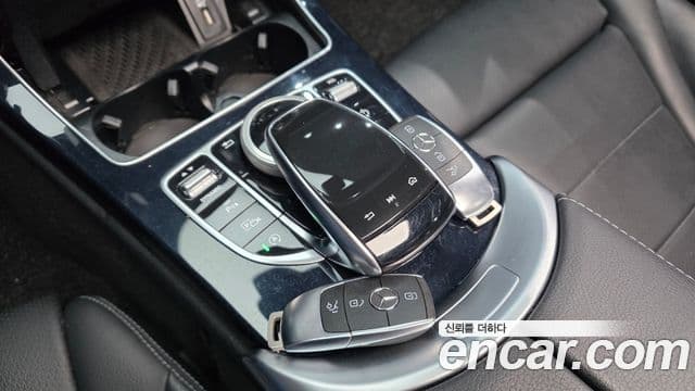 Mercedes-Benz C-Class 2020 — ფოტო 8/20