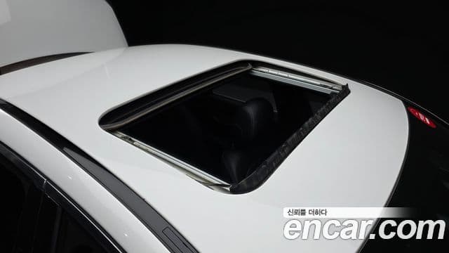Mercedes-Benz C-Class 2020 — ფოტო 19/20