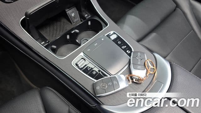 Mercedes-Benz GLC-Class 2021 — Şəkil 7/20