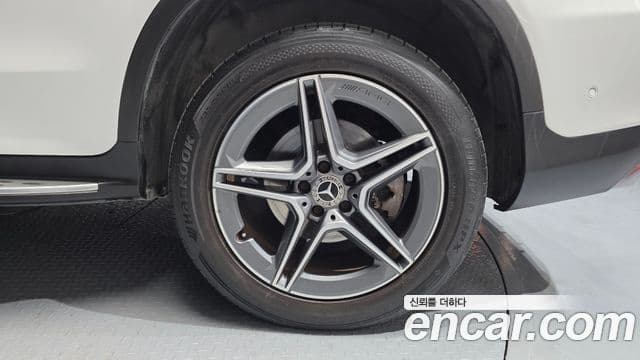 Mercedes-Benz GLC-Class 2021 — Photo 10/33