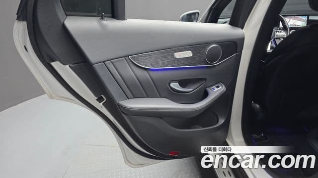 Mercedes-Benz GLC-Class 2021 — Photo 14/33